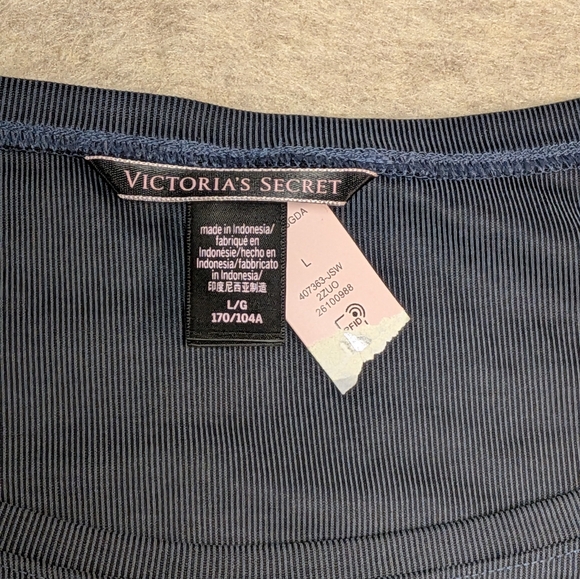 Victoria's Secret Faux Wrap Front Long Sleeve Dark Gray Soft Top Size Large - Picture 2 of 7